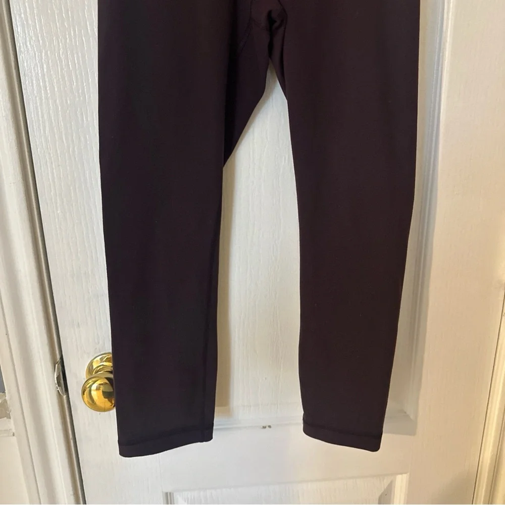 lululemon Athletica Cropped Leggings Dark‎ Purple Size 4